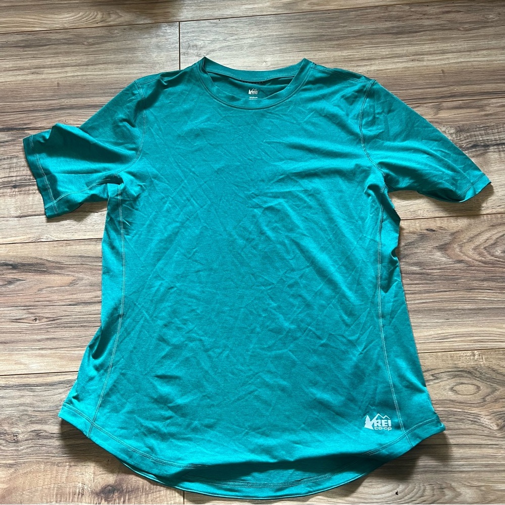 REI women’s  Vibrant Green workout tee